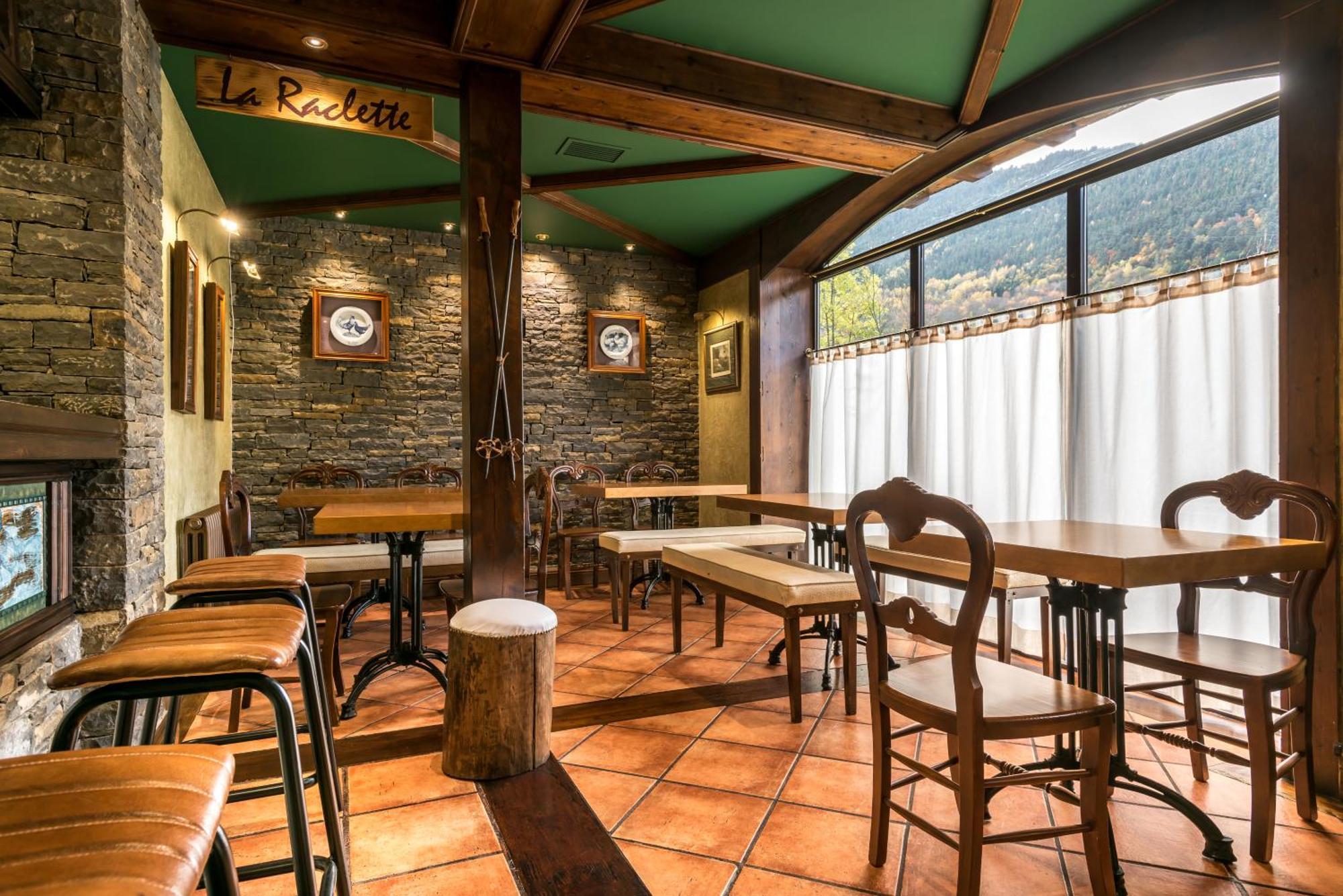 El Refugio De Aran Vielha Aparthotel מראה חיצוני תמונה