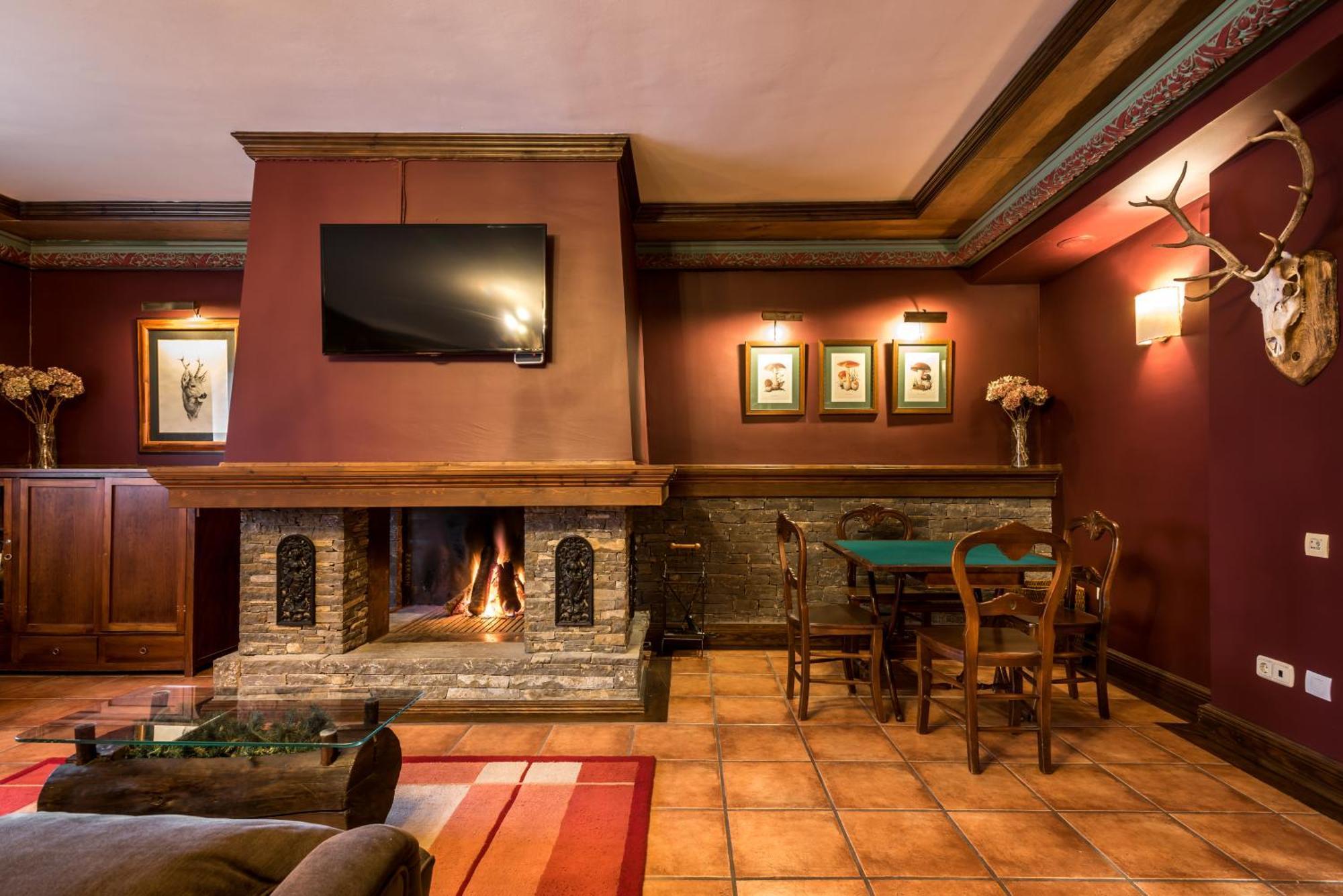 El Refugio De Aran Vielha Aparthotel מראה חיצוני תמונה